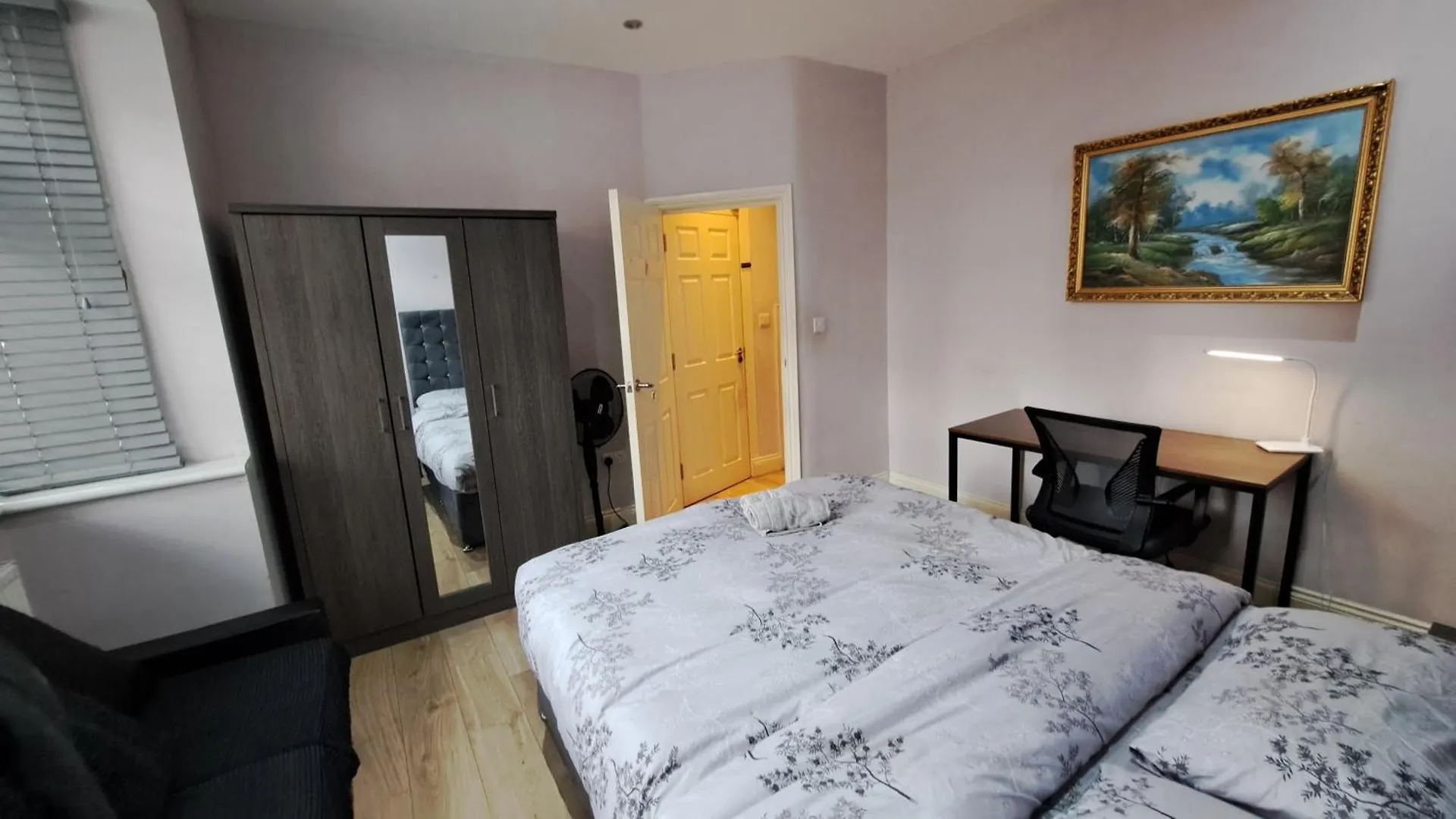 Comfy Fenia Stay Londres 0*,